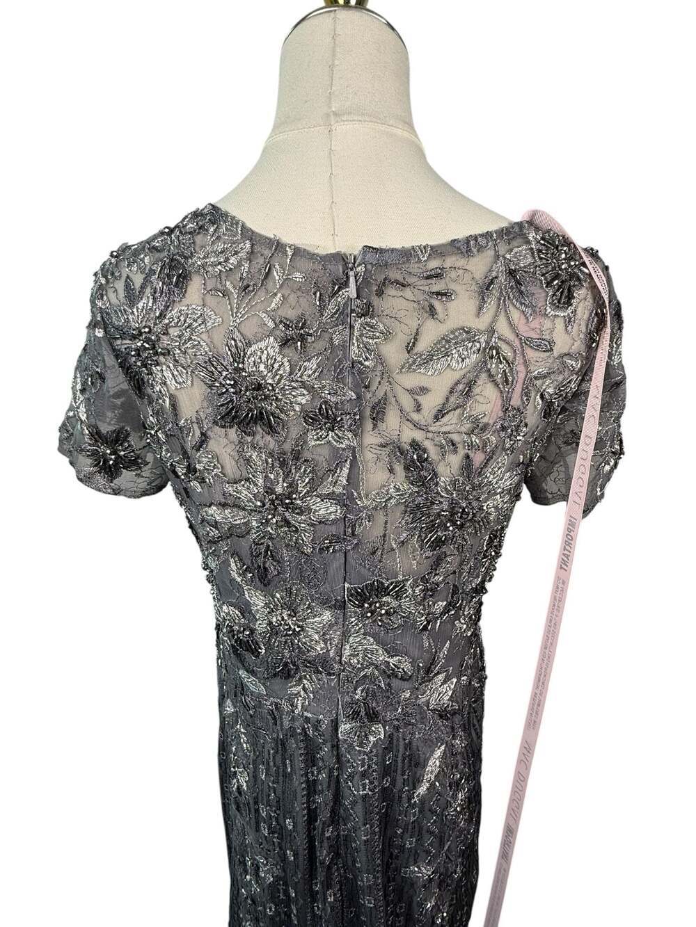Mac Duggal Size 8 Embellished Floral V-Neck Evening Gown - Picture 10 of 16